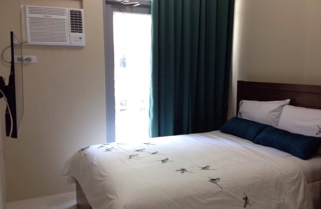 Nice Salcedo Makati Studio apartment 19N