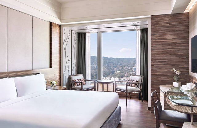 Nina Hotel Tsuen Wan West