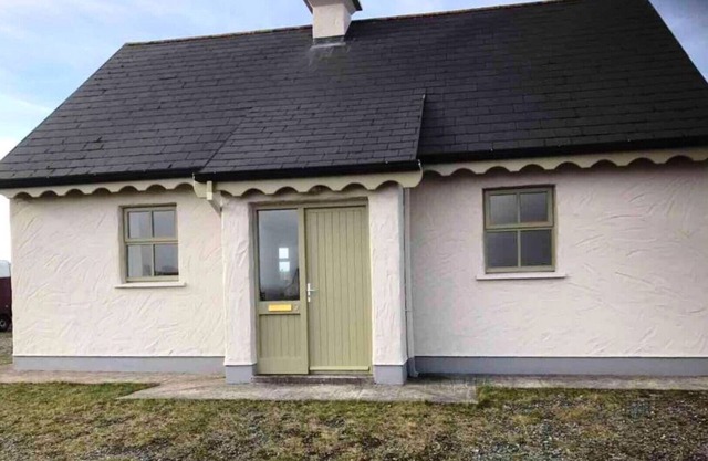 No 9 Leitirshask, Ballyconneely - Full Of Country Living Chic.