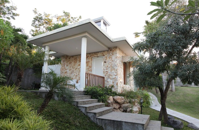 Noah Villa and Chapel