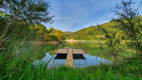 Noble Chalet Lake & Forest