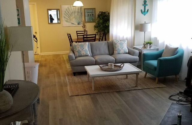 North beach condo, cute, cozy and clean.