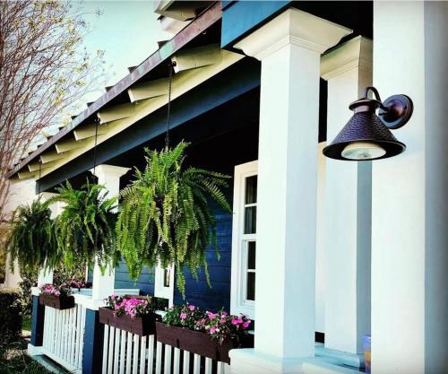 North Palm Beach Coastal Waterfront Family Estate