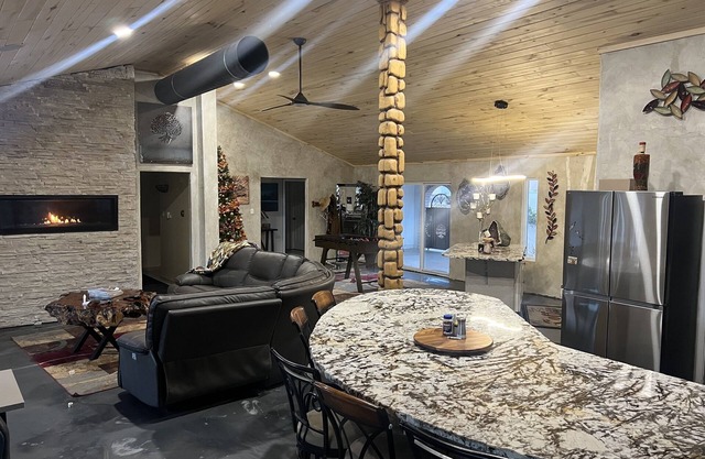 Northridge place with Hot Tub