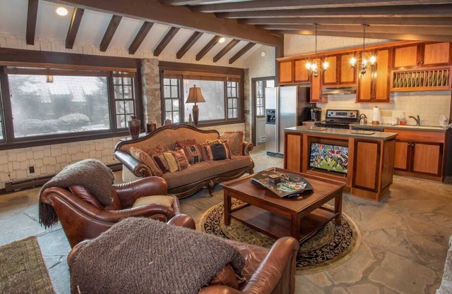 Nostalgic Cottage in Banner Elk