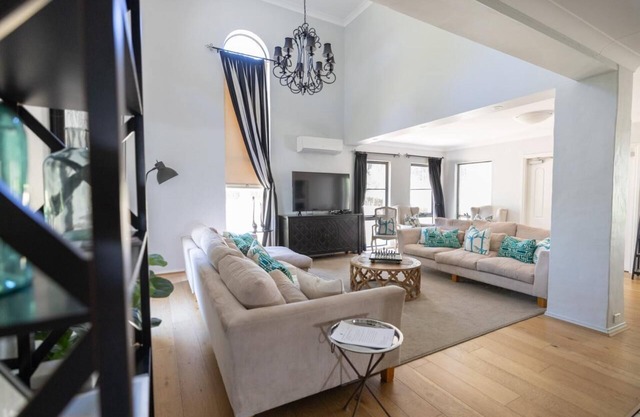 Nu Leaf Retreat · Your Own Private Resort for groups 12-24!