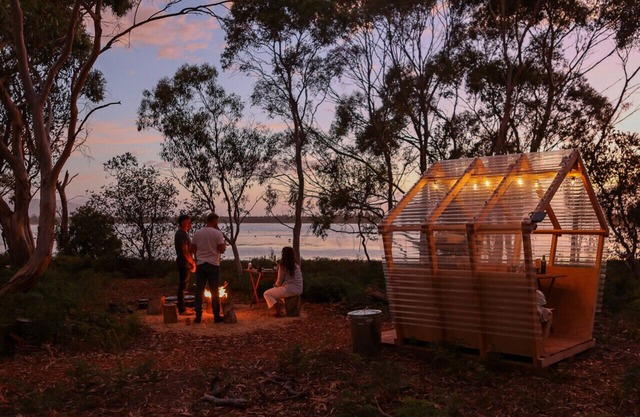 Numie | Waterfront | Glamping | Wineglass Bay