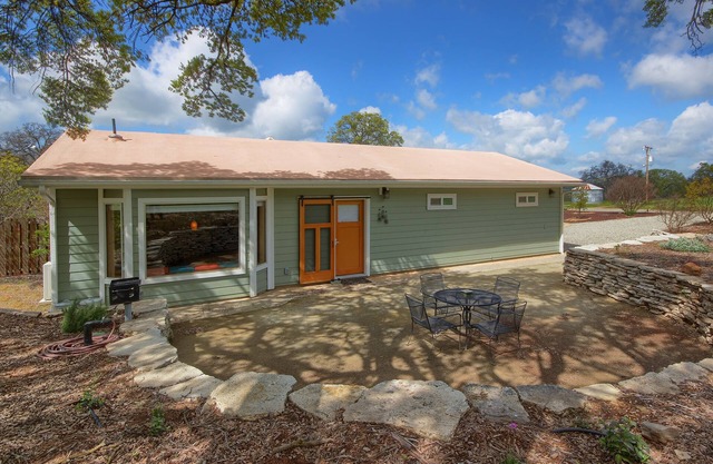 Oaks Retreat in tranquil setting near Yosemite Valley/Merced River