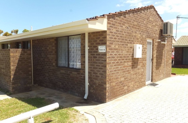 Ocean Beach Chalet 16