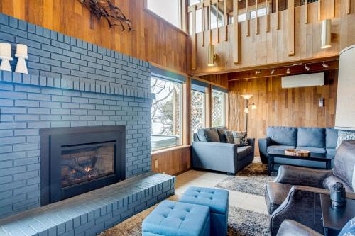 Ocean Front Home on Sandy Beach! Tidal Destination