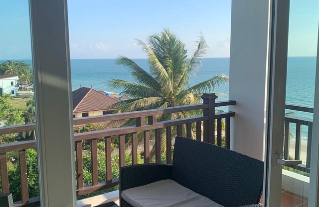 Ocean-Front, Top-Floor, 2-Bedroom Condo