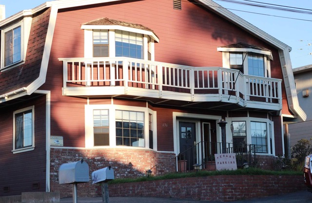 Ocean's Breeze, a welcoming space to gather in the 'Heights'. Pet friendly!