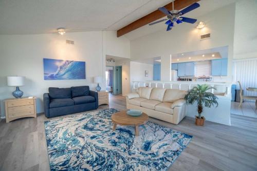 Ocean View/Pool Table/Surfboards/Beach Bikes