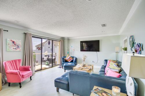 Oceanfront Biloxi Condo with Balcony Walk to Beach!