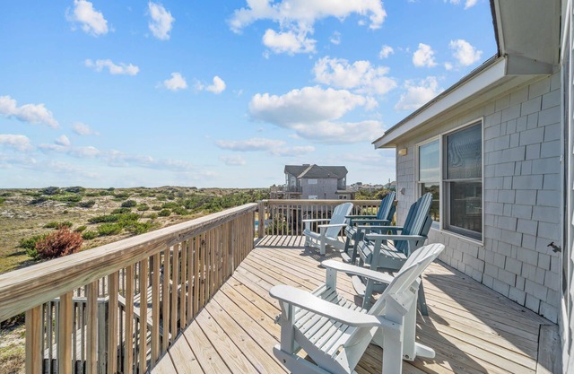 Oceanfront Home w/Pool, Hot Tub, Game Room, Tiki Bar, Community Pool and Tennis