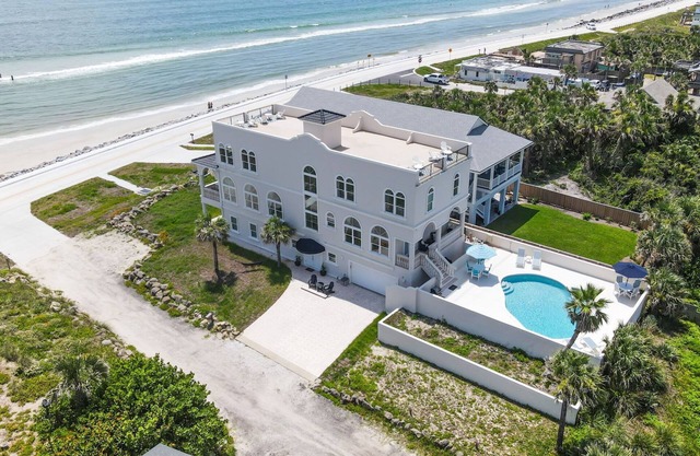 Oceanfront: Ocean Crest Villa 6BR Heated Pool/Spa