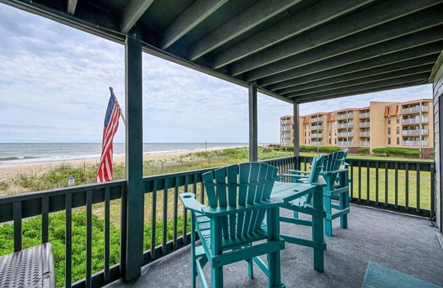 Oceanfront Newly Renovated 1st Floor Condo Sleeps 8 North Topsail Beach