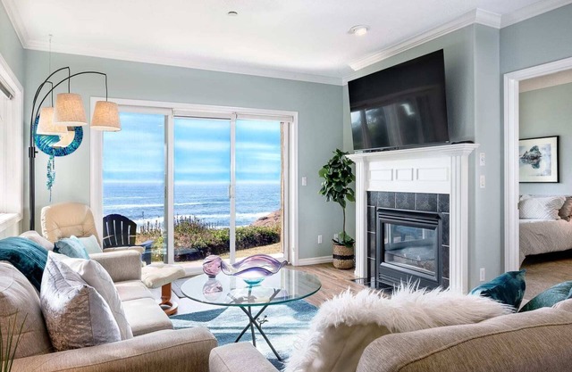 Oceanfront, Whale Watching, Pool - Sunset Serenity