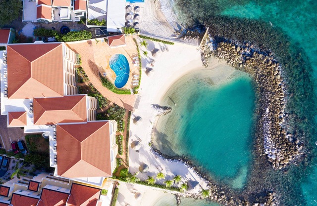 Oceanview| family |private beach and pool