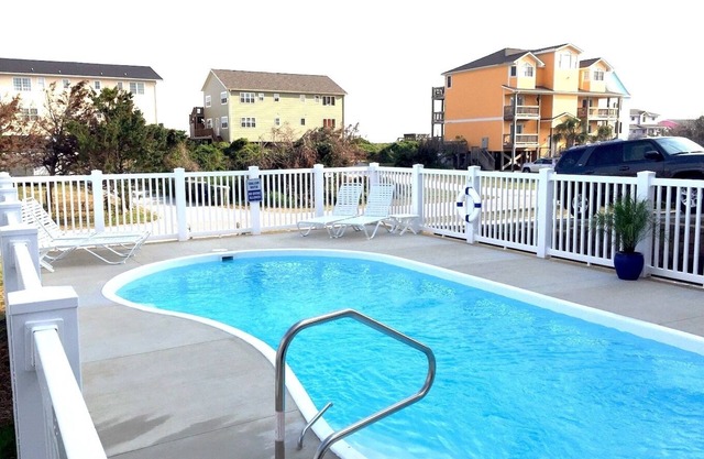 OCEANVIEWS, 2nd row, low traffic area, private pool/volleyball ct!