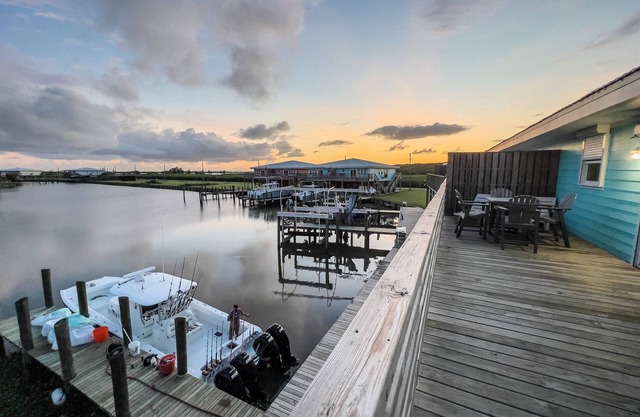 Offshore Paradise: Steps from the Gulf