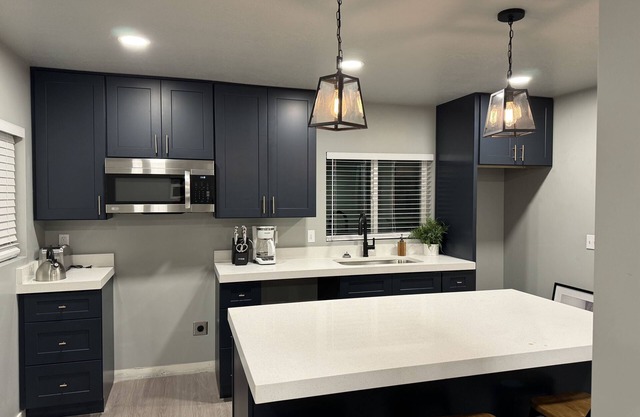 Ogden Oasis: 4b, 2 ba - 5 mins to WSU