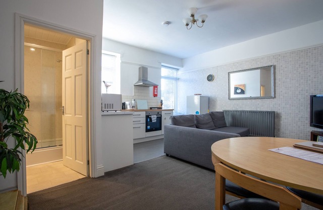 Old Barrington Arms Apartment 4