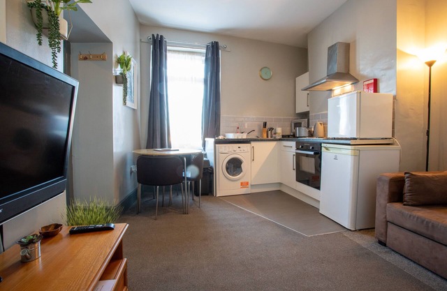 Old Barrington Arms Apartment 6