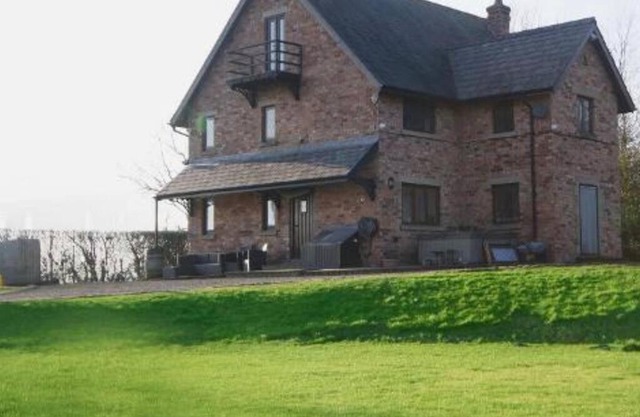 Old Midge Hall - Private Hot tub Countryside views