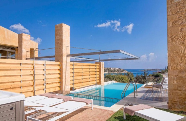 Olea Villas - Infinity Pool, Hot Tub, Sea Views