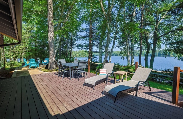 On MW Chain! 8 beds! Dogs Welcome!