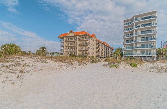 On The Beach! 2BR Condo