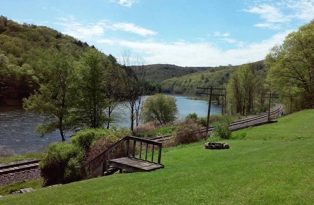On the Delaware River, beautiful views, fishing, kayaking, floating, swimming