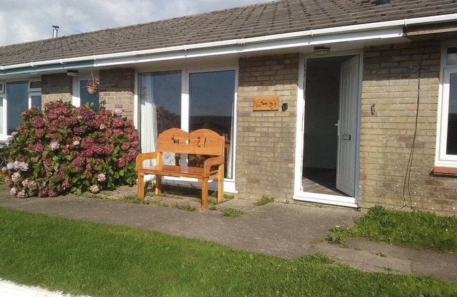 one bed room with sofa bed, wifi , sea views