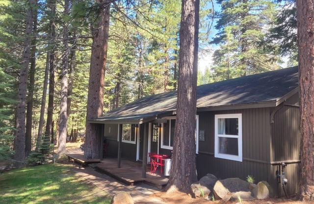 ONE BEDROOM/ONE BATH ON BIG COVE!