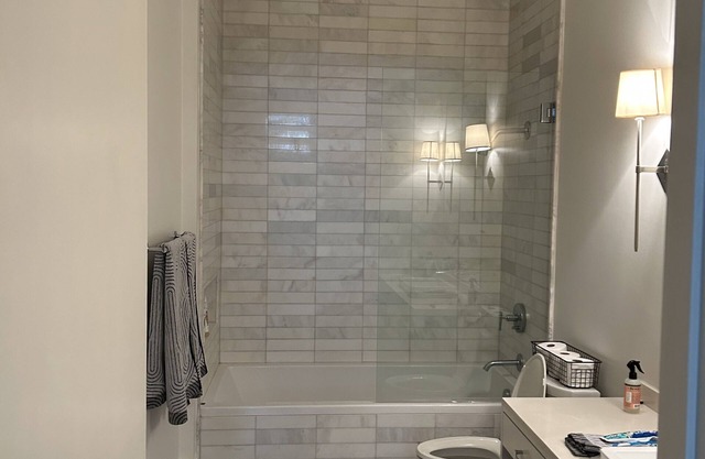 One bedroom unit steps away from Audubon Park