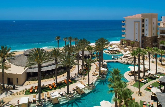 One BR Master in a beautiful 5 Star Beach Front Resort!