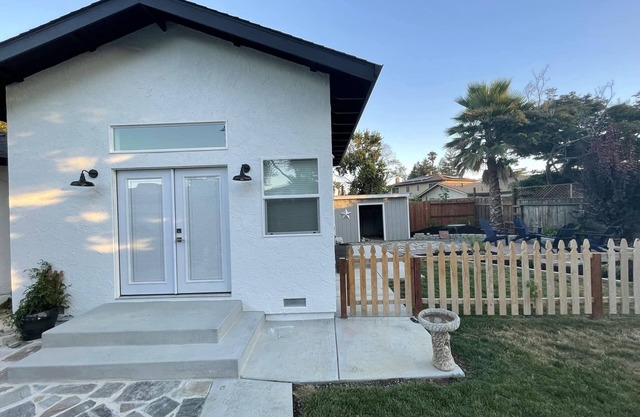 One year old guest house for rent in North Napa - 30 night minimum