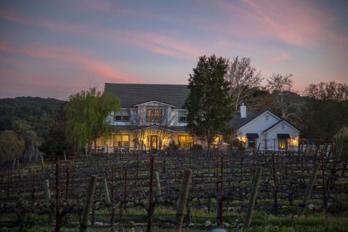 ONX WINES - Clark House & Apartment