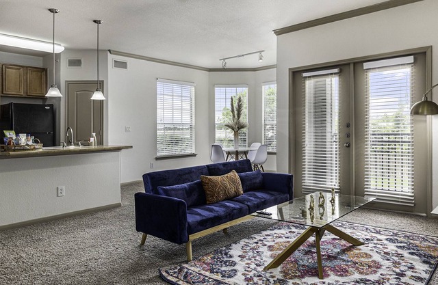 Opuluxe 2BD/2BA Stylish Suites w/ Pool & Gym!