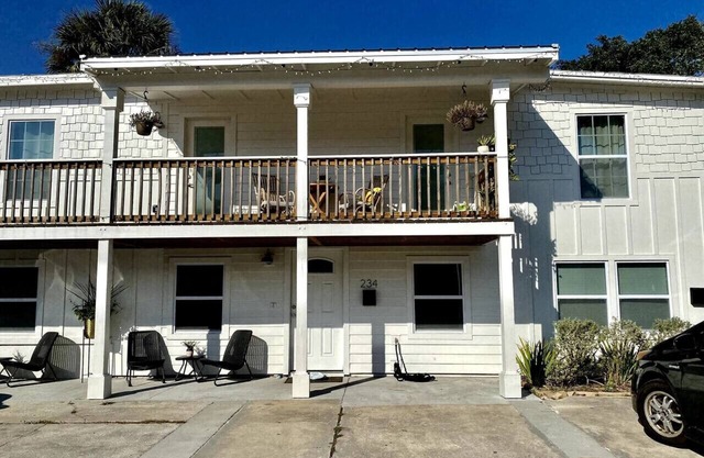 Orange Blossom Stays - 2 Bed Beach Unit