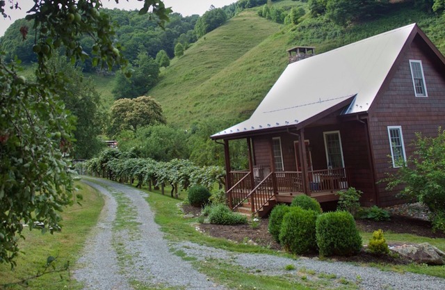 Orchard Cottage @ Old Orchard Creek Farm - Hiking, Views, Family Friendly