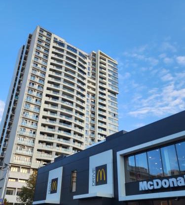 Orexus Tower 2 Bedroom Flat near Holiday Inn Hotel in City Center