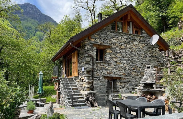 Original rustico with a view of the Maggia Valley