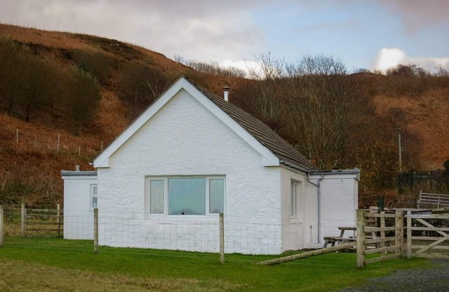 Ormsaig Byre - Peaceful rural location with sea views