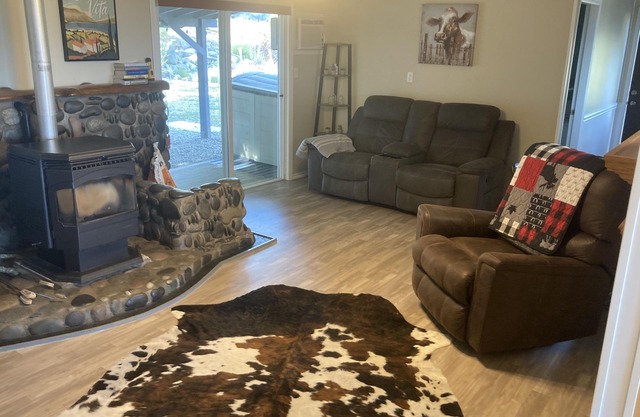 Osoyoos Hide Away, on 5 acres