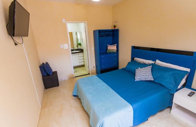 Otimo flat a 750m do mar Sta Monica Guarapari ES