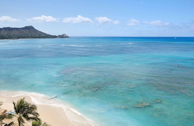 OUTRIGGER Reef Waikiki Beach Resort