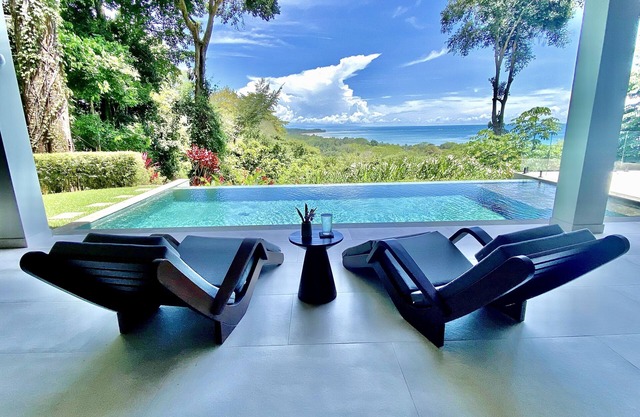 Outstanding High End Luxury, Most Convenient Location and World Class Ocean View