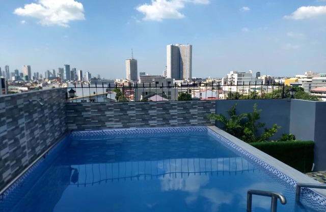 OYO 848 Dona Aurora Condotel